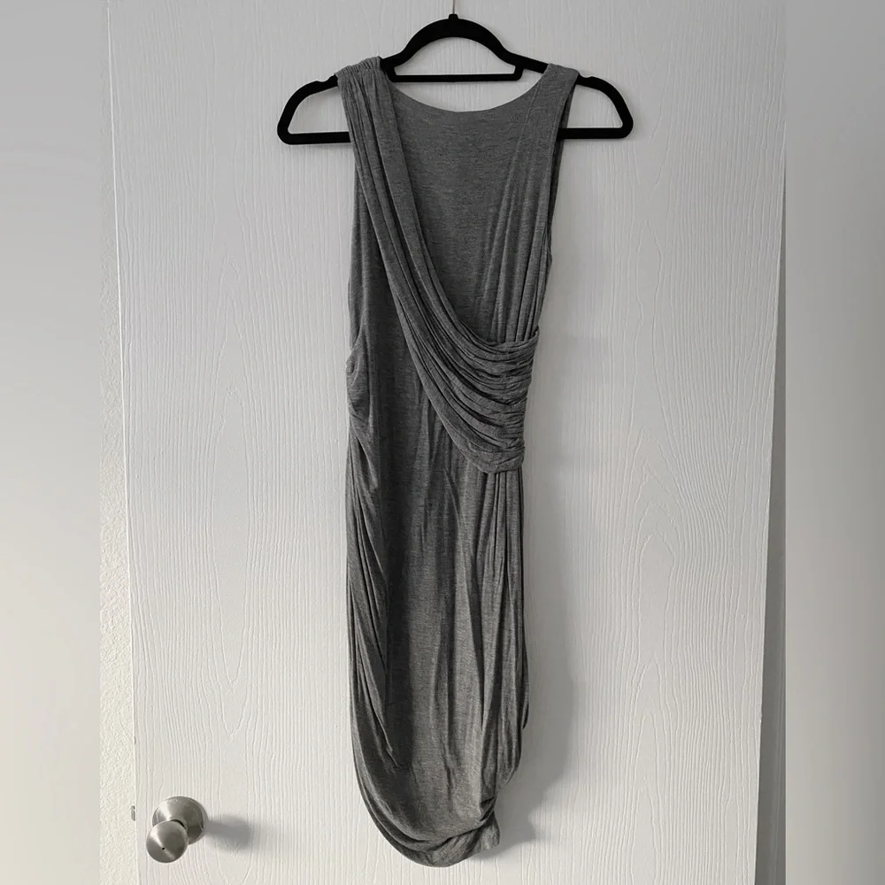 Laila Azhar | Ruched Dress - Picture 4 of 5
